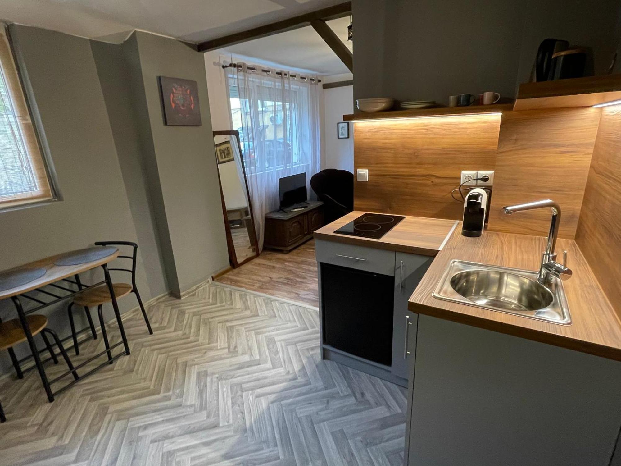 Apartemen Hot Spot In The Center *